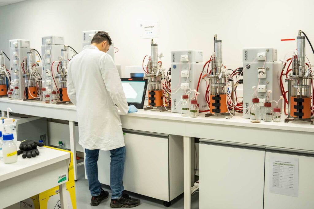 La bio-informatique permet à BGene de fabriquer des alternatives aux parfums issus de la pétrochimie.